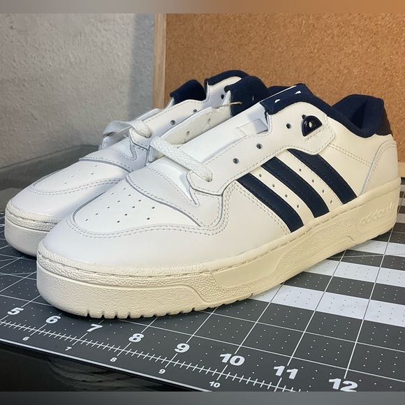 Adidas
‘Rivalry’
Brand new - Picture 12 of 14